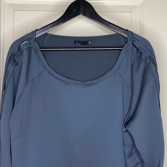 Noir gunmetal slit sleeve blouse - Picture 4 of 8